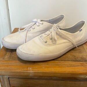 White keds 9.5